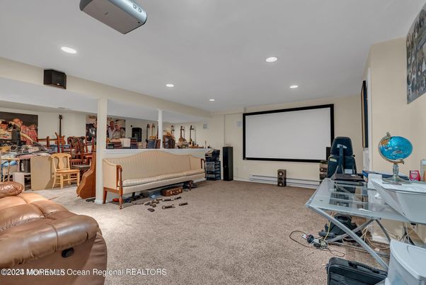 Interior, Projection Screen, Recessed Lighting, Theatre Room