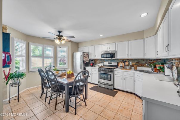 Dining room, Interior, Kitchen, Recessed Lighting, Stainless Steel Appliances