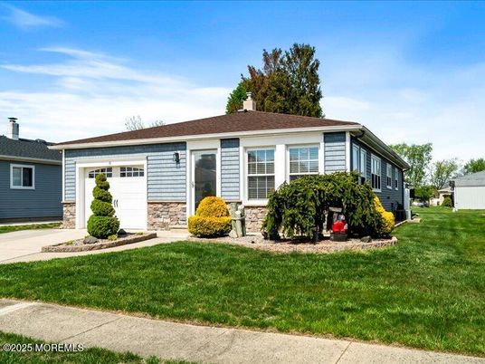 Backyard, Exterior, Facade, Ranch