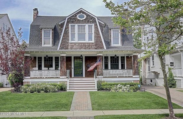 Exterior, Facade, Cape Cod