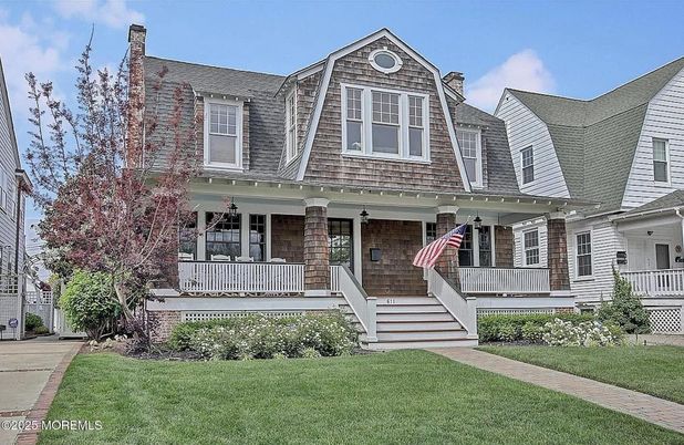 Exterior, Facade, Cape Cod