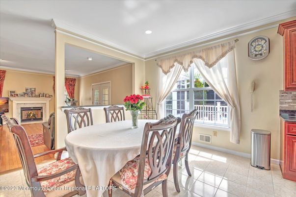 Dining room, Interior, Recessed Lighting