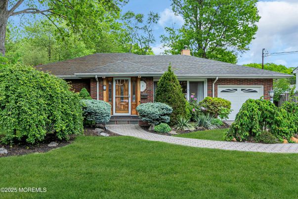 Attached, Exterior, Facade, Brick Facade, Ranch