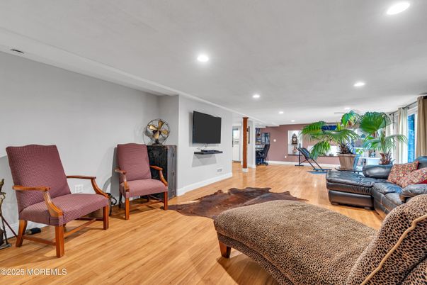 Interior, Living room, Recessed Lighting, Wood Texture Flooring