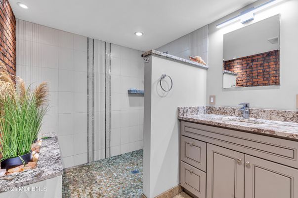 Bathroom, Interior, Recessed Lighting