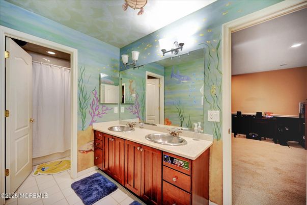 Bathroom, Dual Sink Vanities, Interior, Recessed Lighting