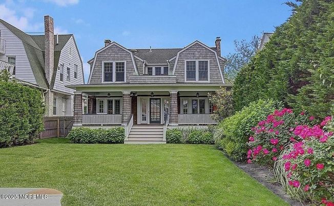 Exterior, Facade, Cape Cod