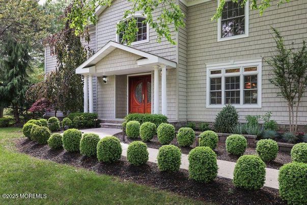 Exterior, Facade, None