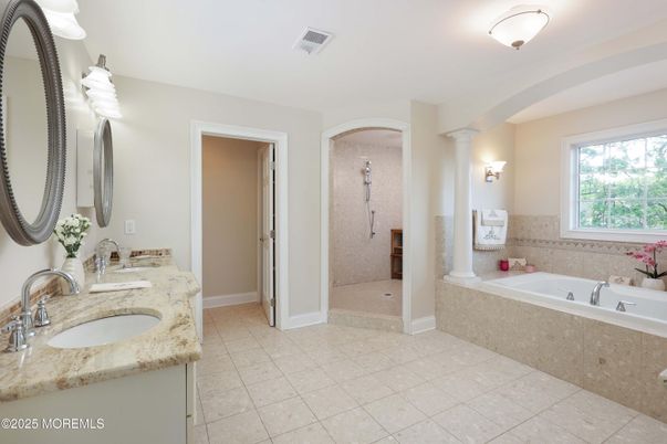 Bathroom, Dual Sink Vanities, Interior