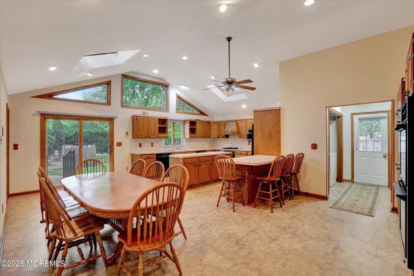 Dining room, Interior, Kitchen, Recessed Lighting