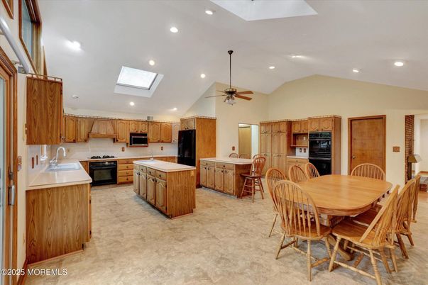 Dining room, Interior, Kitchen, Recessed Lighting