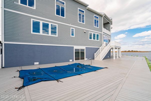 Exterior, Water
