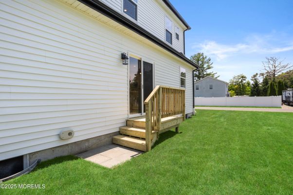 Backyard, Exterior
