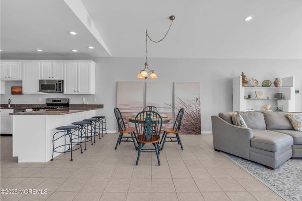 Dining room, Interior, Kitchen, Pendant Lights, Recessed Lighting, Stainless Steel Appliances
