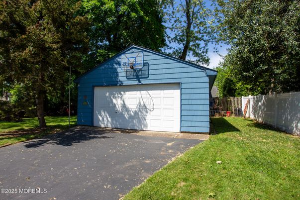 Detached Garage, Exterior