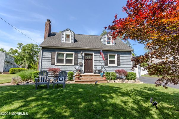 Exterior, Facade, Cape Cod