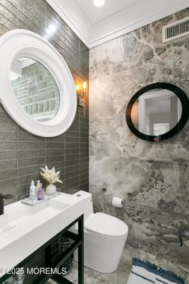 Bathroom, Interior, Recessed Lighting
