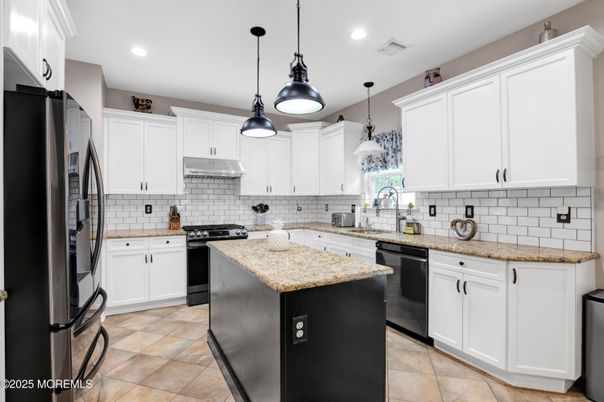 Interior, Kitchen, Pendant Lights, Recessed Lighting, Stainless Steel Appliances