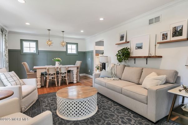 Dining room, Interior, Living room, Pendant Lights, Recessed Lighting, Wood Texture Flooring