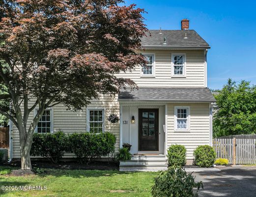 Exterior, Facade, American Foursquare