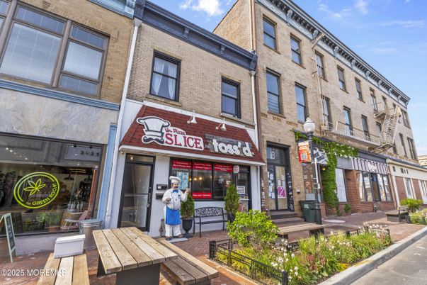 Exterior, Facade, Brick Facade, Rowhouse