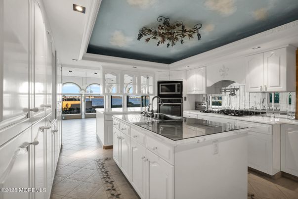 Interior, Kitchen, Recessed Lighting, Water