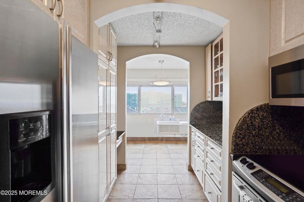 Interior, Kitchen, Pendant Lights, Stainless Steel Appliances
