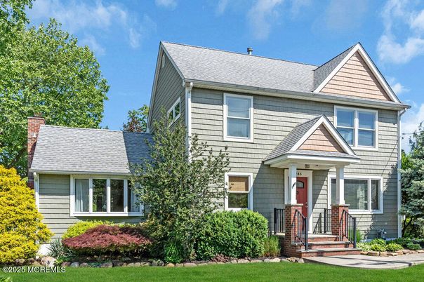 Exterior, Facade, Cape Cod