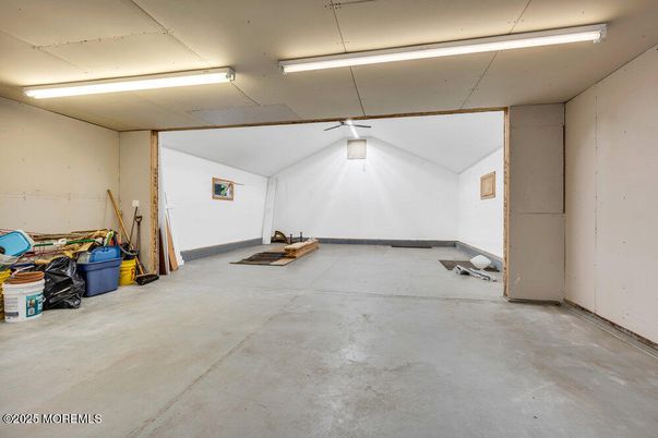 Garage, Interior