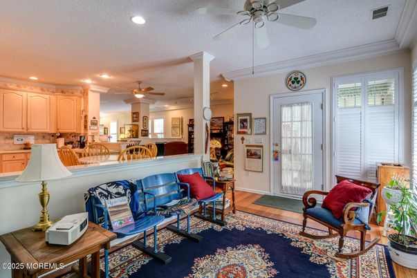 Interior, Kitchen, Living room, Recessed Lighting, Wood Texture Flooring