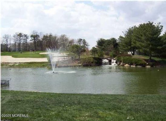 Exterior, Lake