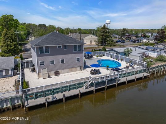 Exterior, Lake, Pool