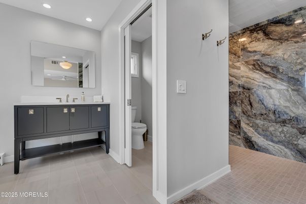 Bathroom, Interior, Recessed Lighting
