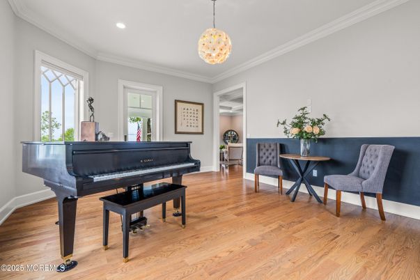 Interior, Pendant Lights, Piano, Recessed Lighting, Wood Texture Flooring