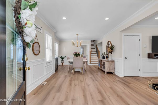 Chandelier, Dining room, Interior, Recessed Lighting, Wood Texture Flooring