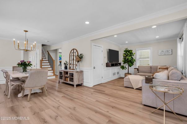 Chandelier, Dining room, Interior, Living room, Recessed Lighting, Wood Texture Flooring