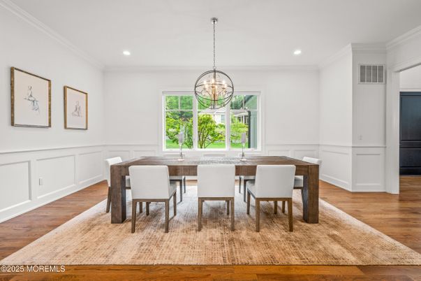 Chandelier, Dining room, Interior, Recessed Lighting, Wood Texture Flooring