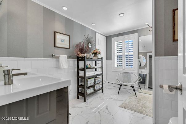 Bathroom, Interior, Marble, Recessed Lighting