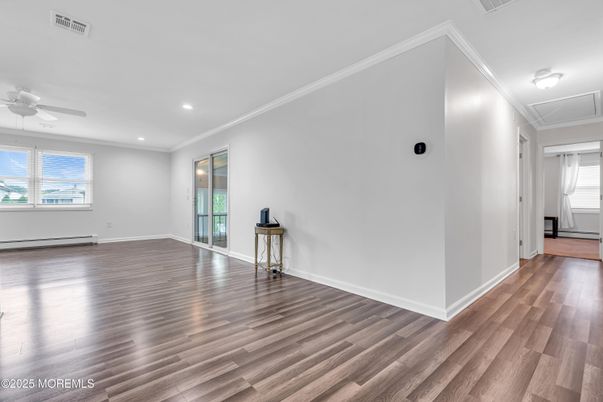 Empty room, Interior, Recessed Lighting, Wood Texture Flooring