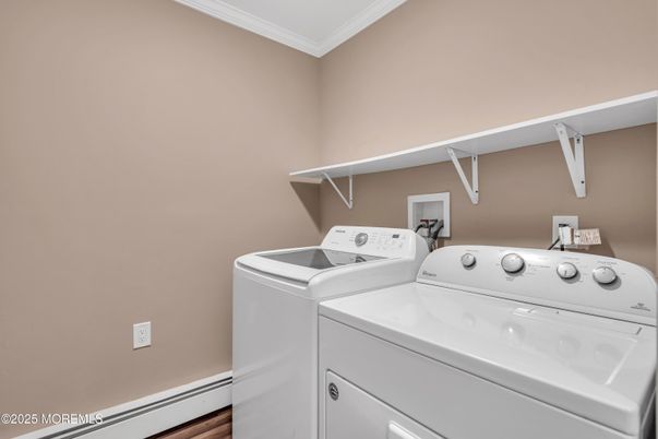 Interior, Utility Closets, Washer, Wood Texture Flooring