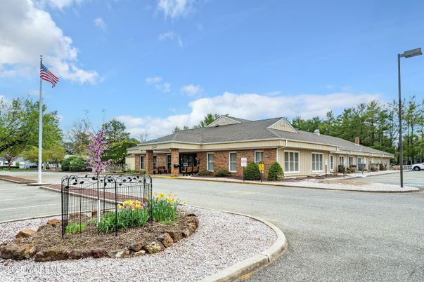 Exterior, Facade, Brick Facade, Ranch