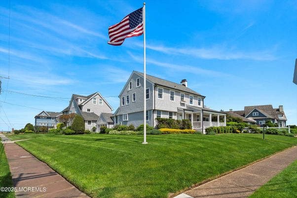 Exterior, Facade, Cape Cod