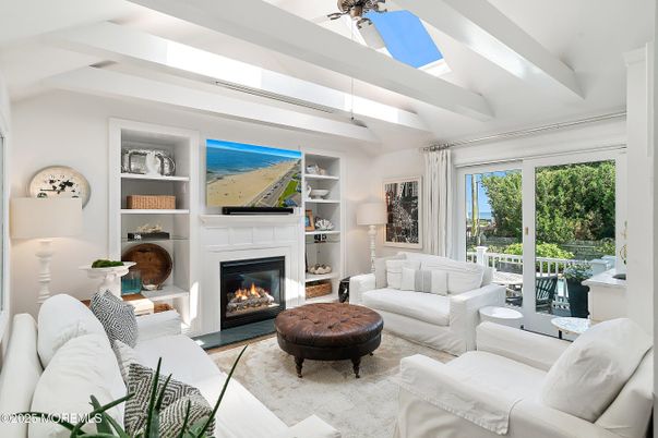 Fireplace, Interior, Living room