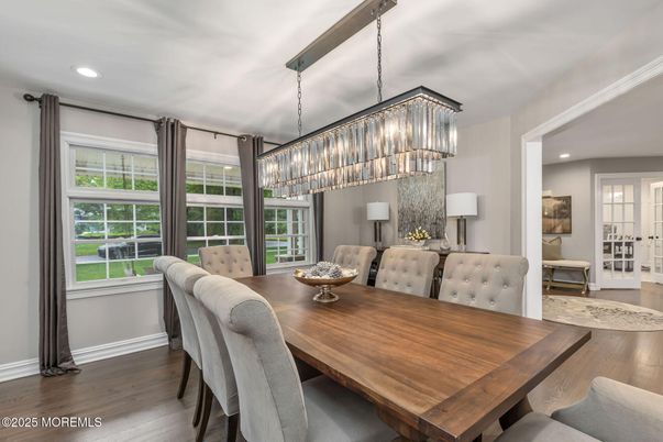 Chandelier, Dining room, Interior, Recessed Lighting, Wood Texture Flooring