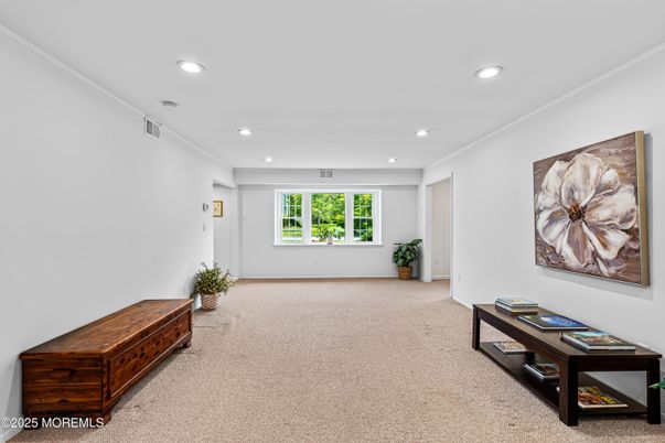 Empty room, Interior, Recessed Lighting