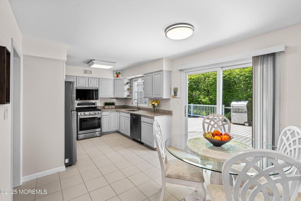 Dining room, Interior, Kitchen, Stainless Steel Appliances