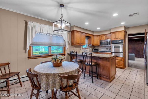 Dining room, Interior, Kitchen, Pendant Lights, Recessed Lighting, Stainless Steel Appliances