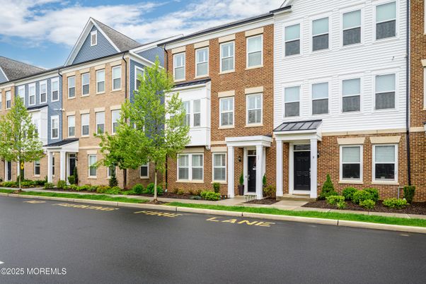 Exterior, Facade, Brick Facade, Rowhouse