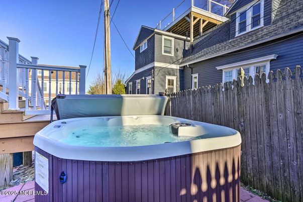 Exterior, Hot Tub
