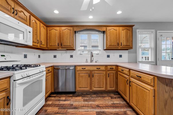 Interior, Kitchen, Recessed Lighting, Wood Texture Flooring